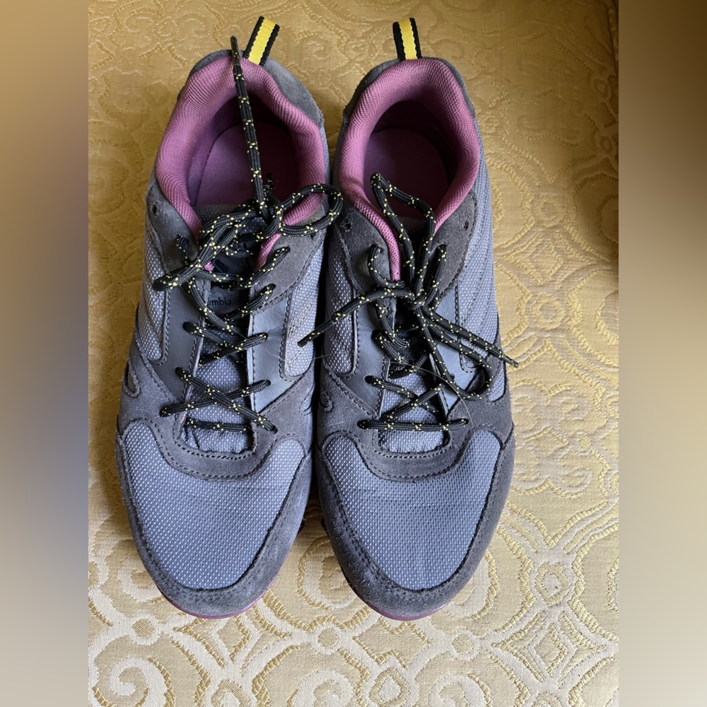 Columbia Gray and Pink Women's Sneakers